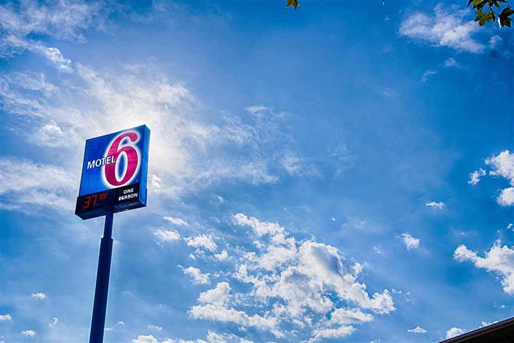 Motel 6-Reno, Nv - Virginia Plumb Exterior photo