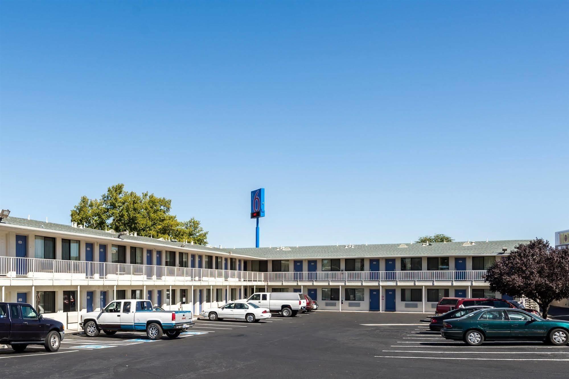 Motel 6-Reno, Nv - Virginia Plumb Exterior photo