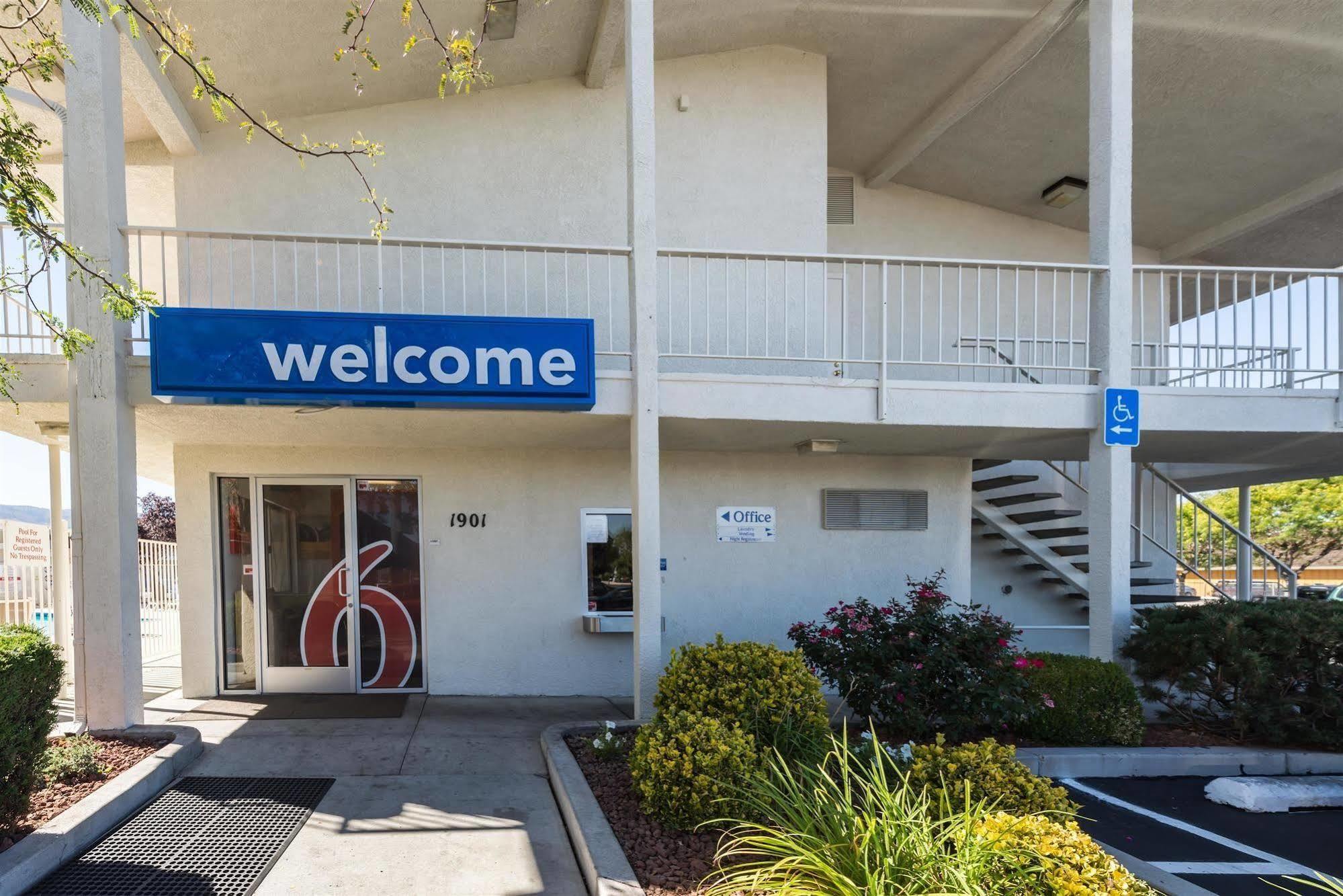 Motel 6-Reno, Nv - Virginia Plumb Exterior photo