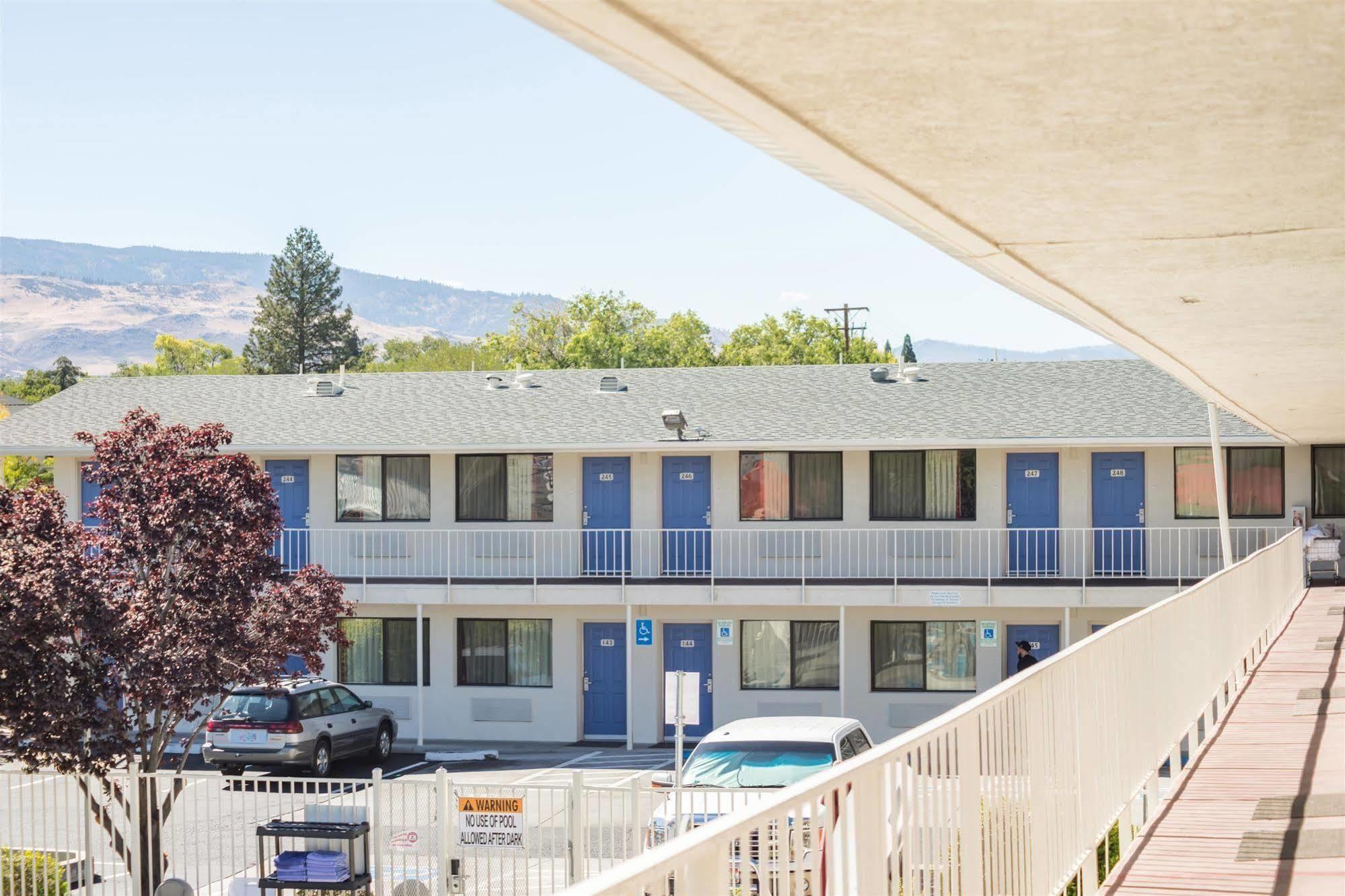 Motel 6-Reno, Nv - Virginia Plumb Exterior photo